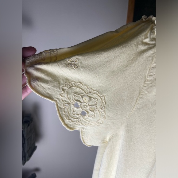 Lauren Conrad Butter Yellow Eyelet Blouse Top, Size Large - Picture 2 of 8
